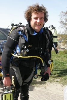Timo is klaar voor een Oosterschelde duik